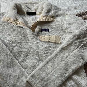 Patagonia fleece pullover